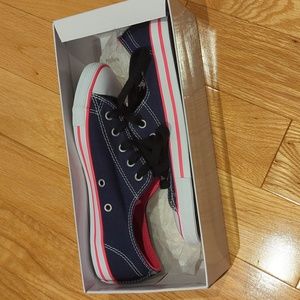 Converse low shoes